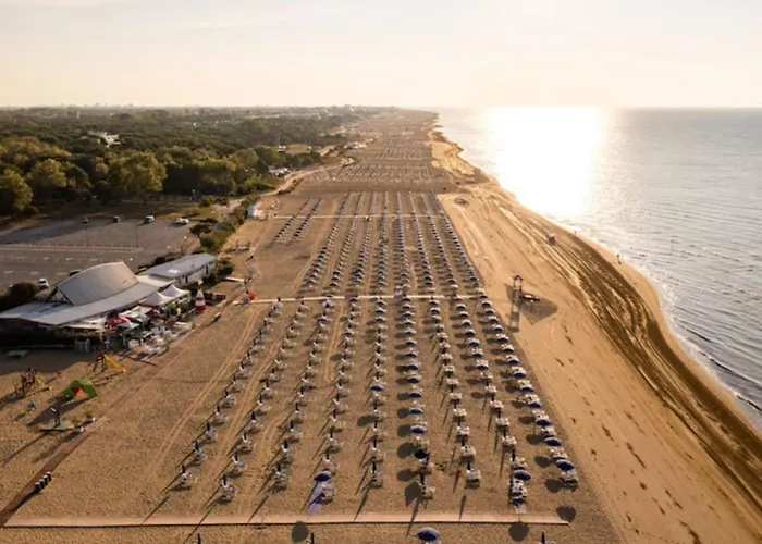 Flat With Terrace Close To 公寓 比比翁